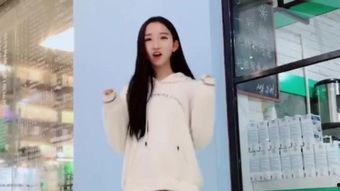 丝袜裸女 迅雷下载